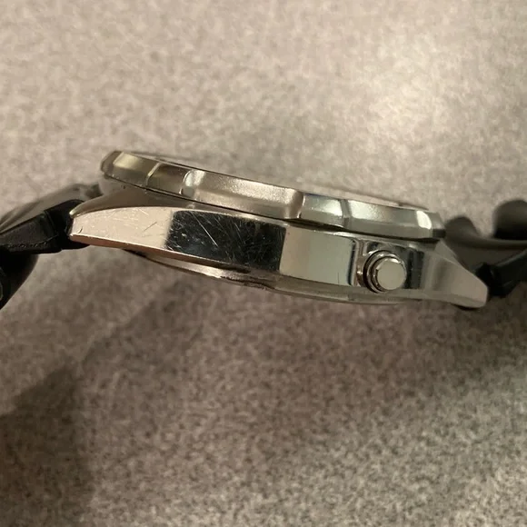 Vintage Casio Arnie, AMW-320, new battery, works great, rubber strap - Picture 3 of 7